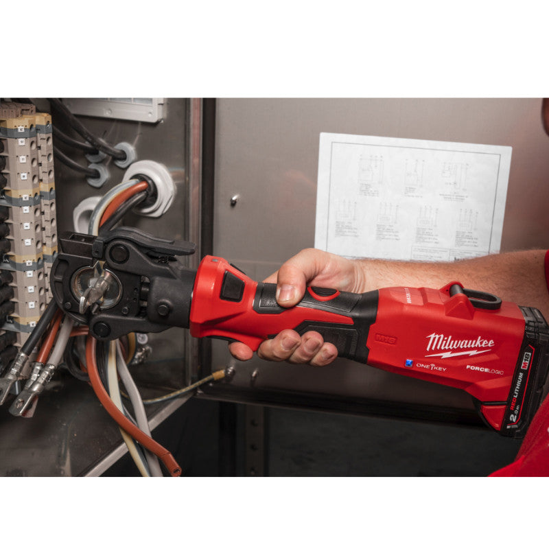Milwaukee M18 ONEHCCT60-202C Pince à Sertir Hydraulique 60KN 18V avec 2 Batteries